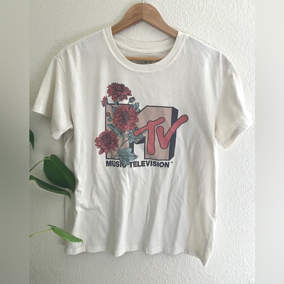 White MTV Graphic Print Tee - Picture 3 of 5